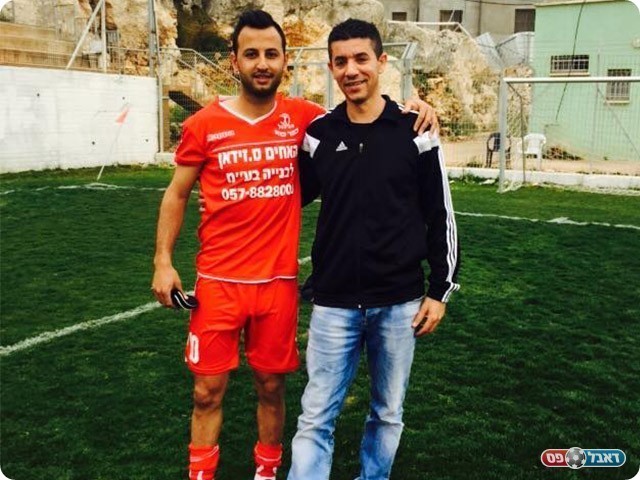 שאדי חמודה (משמאל) ( מחאסן נאסר אתר מגדנא)